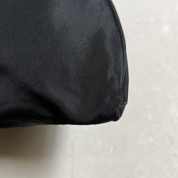 Impecable Prada Tessuto Nylon Crossbody - Picture 6 of 16